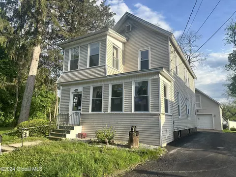 35 Ellsworth St, Amsterdam, NY 12010