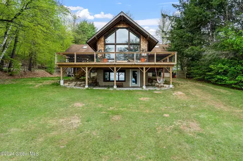 4 Edgewater Way, Schroon Lake, NY 12870