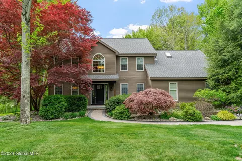 2736 Doelner Cir, Castleton On Hudson, NY 12033