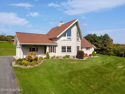 5994 Mariaville Rd, Schenectady, NY 12306
