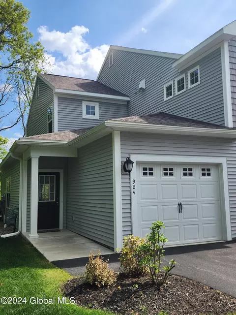 904 Grayson Pl, Glenville, NY 12302