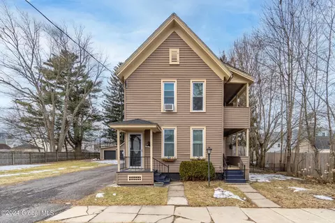 6 Pearl St, Gloversville, NY 12078