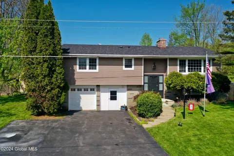 9 Haviland Rd, Fort Ann, NY 12827