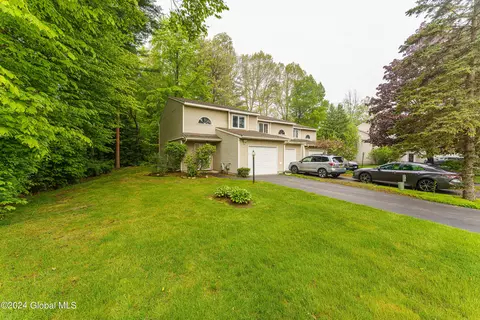 2024 Rosedale Way, Schenectady, NY 12303