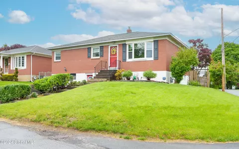 122 Russell Rd, Albany, NY 12203