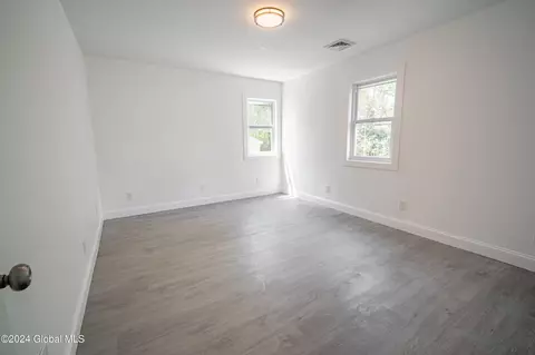 Bedroom - 40 Morris Rd, Schenectady, NY 12304 photo 2 of 4