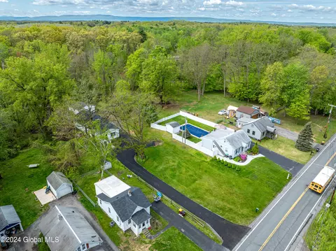 View/Area - 40 Morris Rd, Schenectady, NY 12304 photo 3 of 6