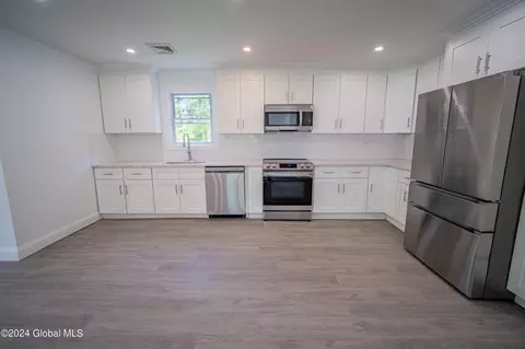 Kitchen - 40 Morris Rd, Schenectady, NY 12304 photo 1 of 2
