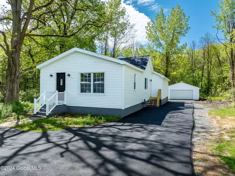 Exterior - 40 Morris Rd, Schenectady, NY 12304 photo 4 of 10