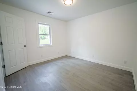 Bedroom - 40 Morris Rd, Schenectady, NY 12304 photo 1 of 4