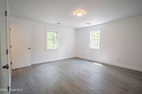 Bedroom - 40 Morris Rd, Schenectady, NY 12304 photo 3 of 4