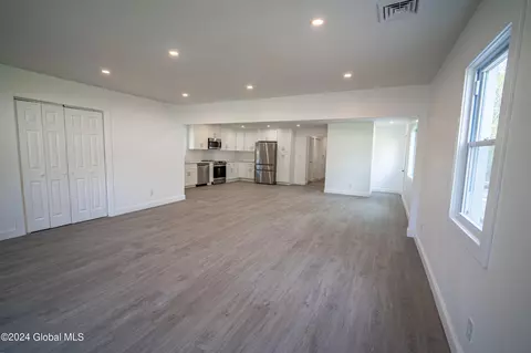 Living - 40 Morris Rd, Schenectady, NY 12304 photo 1 of 5