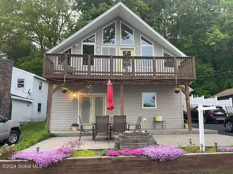 21 Lake Shore Dr, Wynantskill, NY 12198