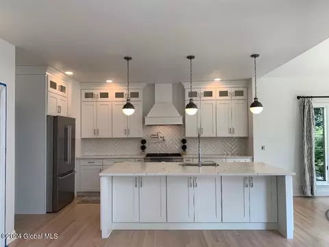 12 Devonshire Way, Halfmoon, NY 12065 photo 9