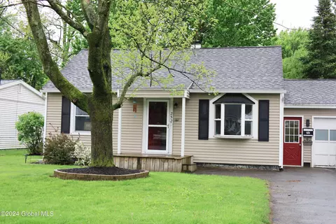 252 Howell St, Schenectady, NY 12303