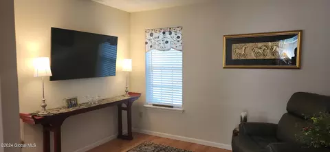 35 Highpointe Dr, Troy, NY 12182 photo 20