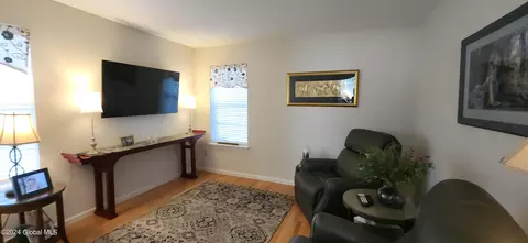 35 Highpointe Dr, Troy, NY 12182 photo 23