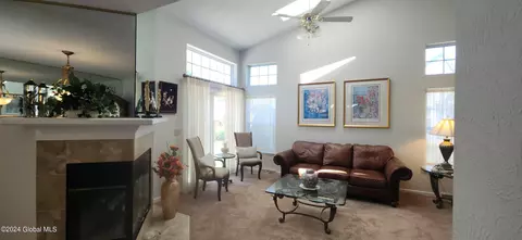 35 Highpointe Dr, Troy, NY 12182 photo 10
