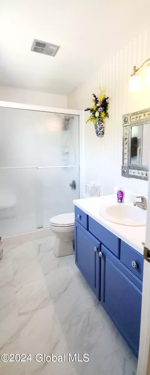 35 Highpointe Dr, Troy, NY 12182 photo 38