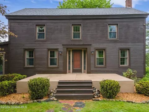 40 Lake Rd, Ballston Lake, NY 12019