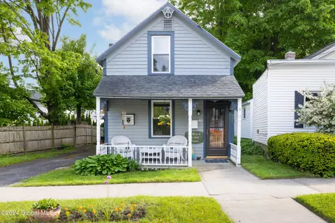 40 Second St, Saratoga Springs, NY 12866