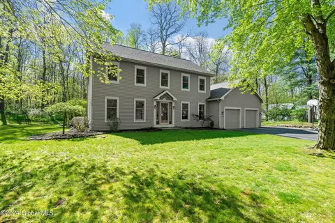 4043 Ryan Pl, Schenectady, NY 12303 photo 2