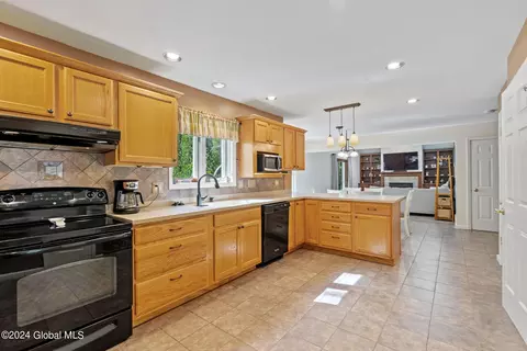 4043 Ryan Pl, Schenectady, NY 12303 photo 11
