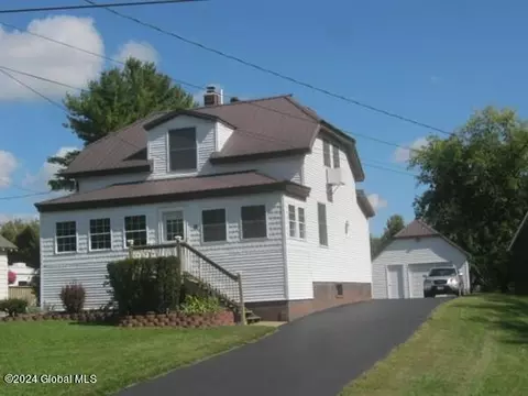 14 Fisher Ave, Johnstown, NY 12095