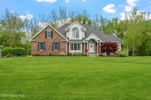 922 Shardon Ct, Schenectady, NY 12306