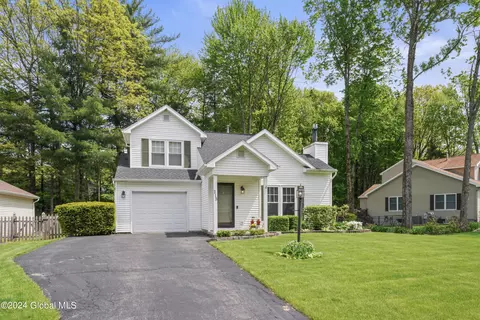 215 Meadowlark Dr, Ballston Spa, NY 12020