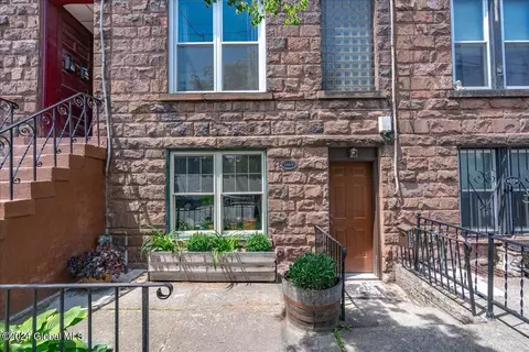 257 Quail St, Albany, NY 12203