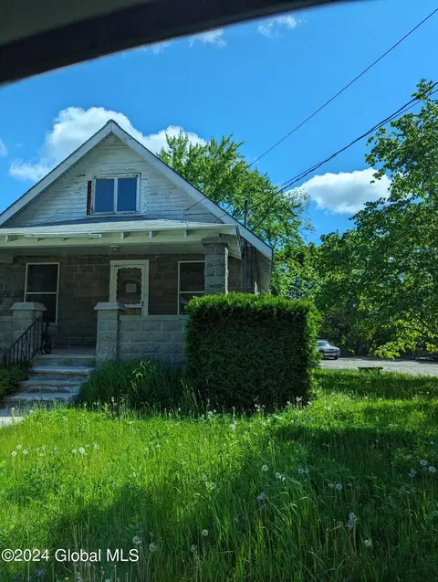 978 Altamont Blvd, Altamont, NY 12009