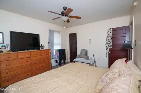 39 James St, Schenectady, NY 12304 photo 9