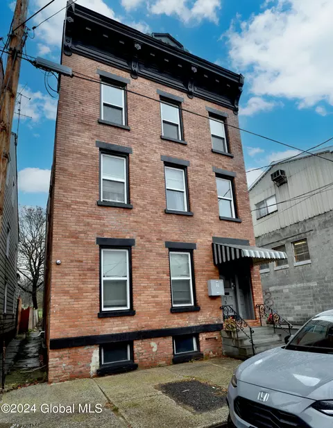 5 Marshall St, Troy, NY 12180