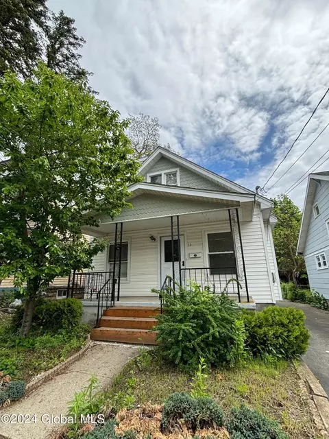 12 Hawk St, Schenectady, NY 12302