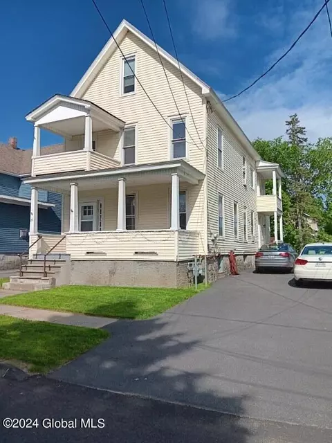 26 Parkwood Ave, Johnstown, NY 12095