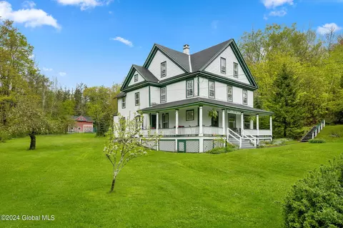 93 N Lake Rd, Haines Falls, NY 12436