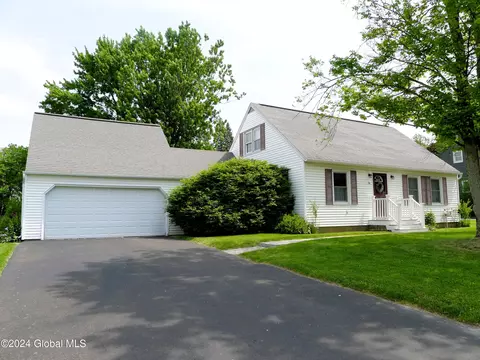 14 Fairlawn Ave, Rensselaer, NY 12144
