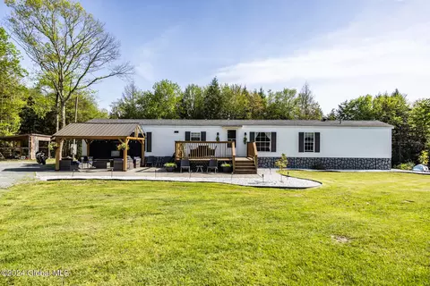364 Madonna Lake Rd, Cropseyville, NY 12052