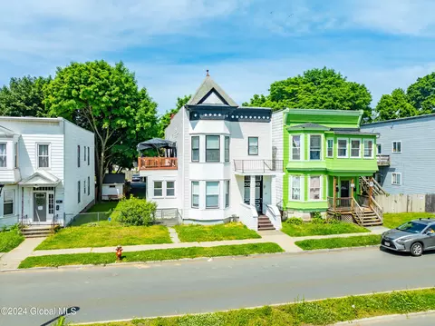 149 6th Ave, Troy, NY 12180