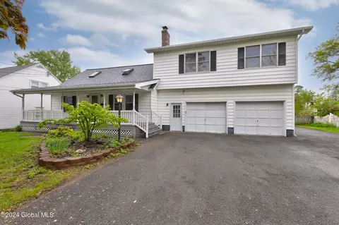215 Rotterdam St, Rotterdam, NY 12306