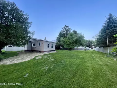 2 Willis St # -4, Glens Falls, NY 12801