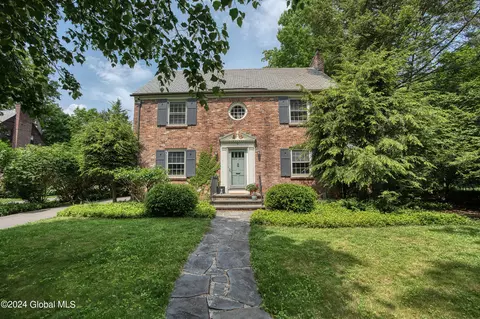 11 Darroch Rd, Delmar, NY 12054