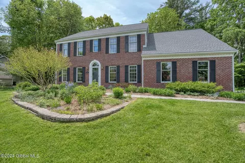 90 Columbine Dr, Glenmont, NY 12077