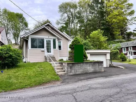 6 Brayton St, Albany, NY 12205