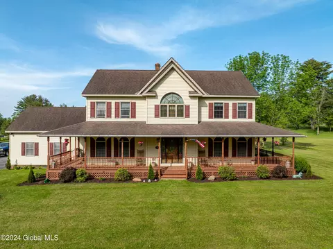 152 Marys Ln, Glen, NY 12072