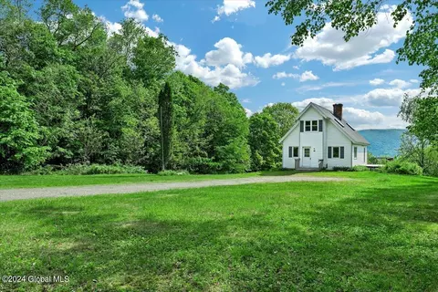 326 Moore Hill Rd, Stephentown, NY 12168