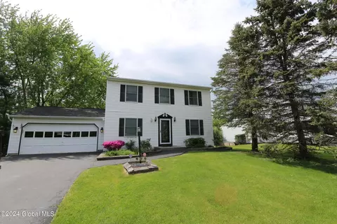 1429 Thickett Rd, Castleton On Hudson, NY 12033