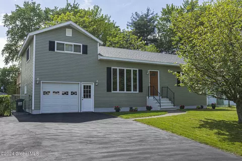 6 Elgin St, Albany, NY 12205