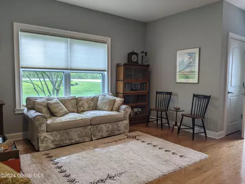 705 Heather Ln, Altamont, NY 12009 photo 9